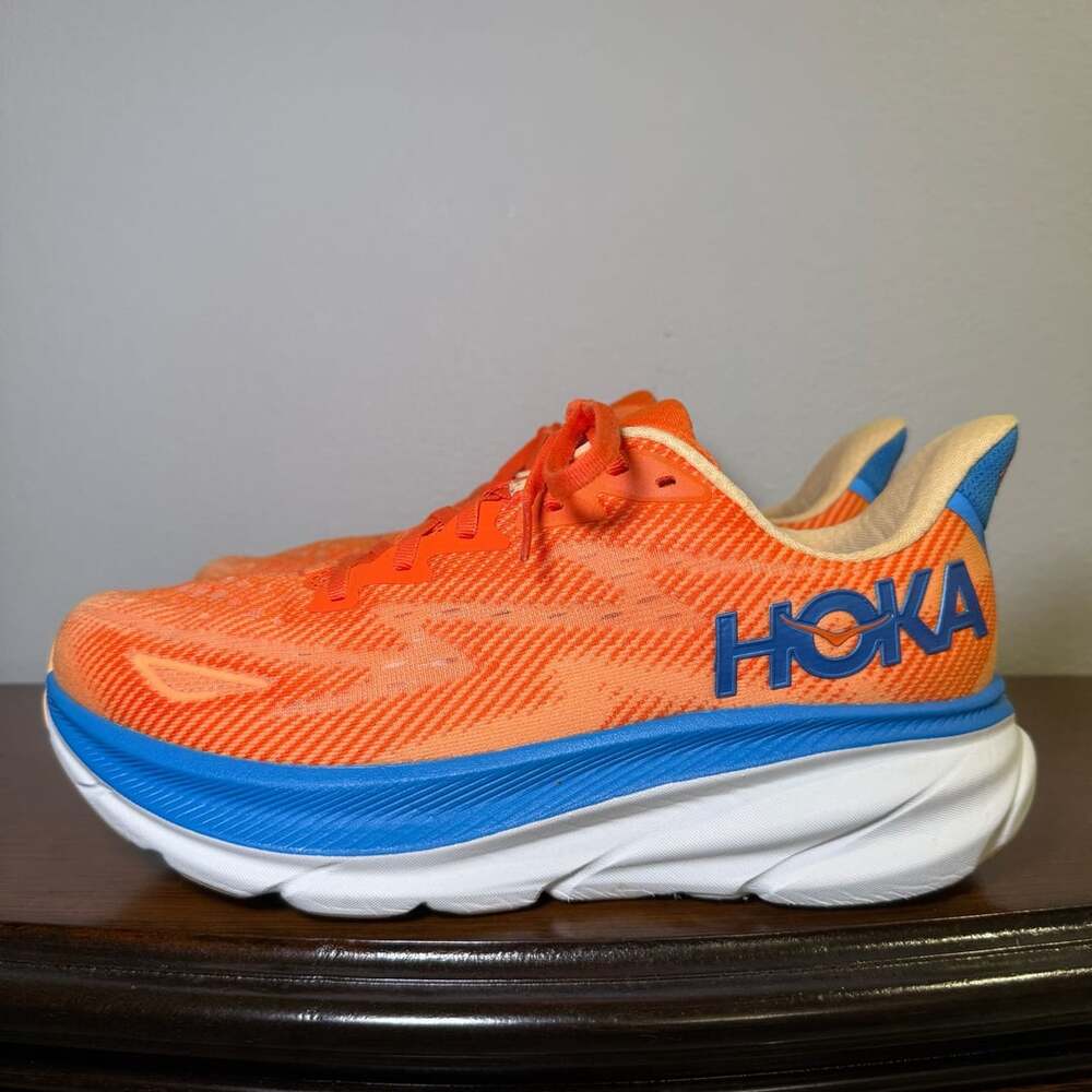 Hoka Clifton 9 Men Size 9D Vibrant Orange Running Shoes